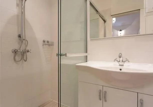 Studio Apartment In Icici With Air Condition, Wifi